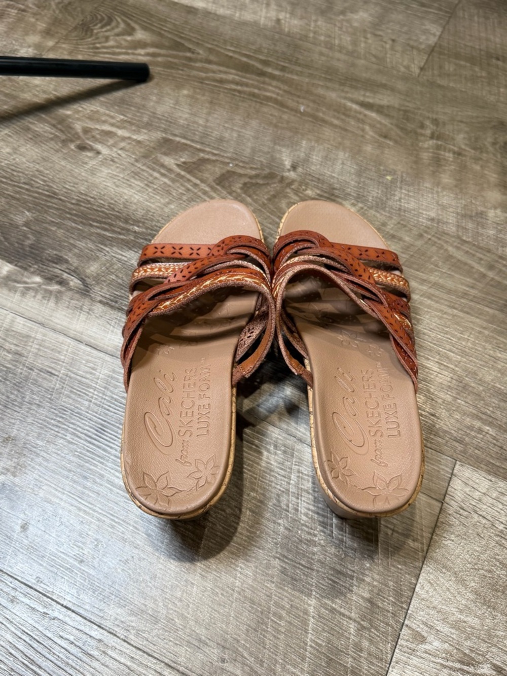 Skechers Beverlee Women’s Tiger Posse Slip On Brown Strappy Wedge Sandals Size 8 - Picture 3 of 6